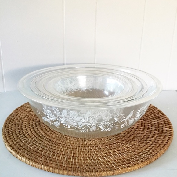 PYREX  Nesting Mixing Bowls Clear W/Daisy Colonial Mist 4 Bowls 326 325 323 322 - Picture 1 of 6